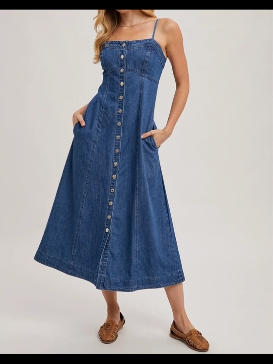 Universal Thread Dresses & Skirts - Universal Thread Button-Front Denim Midi Dress in Classic Blue With Pockets Sz M